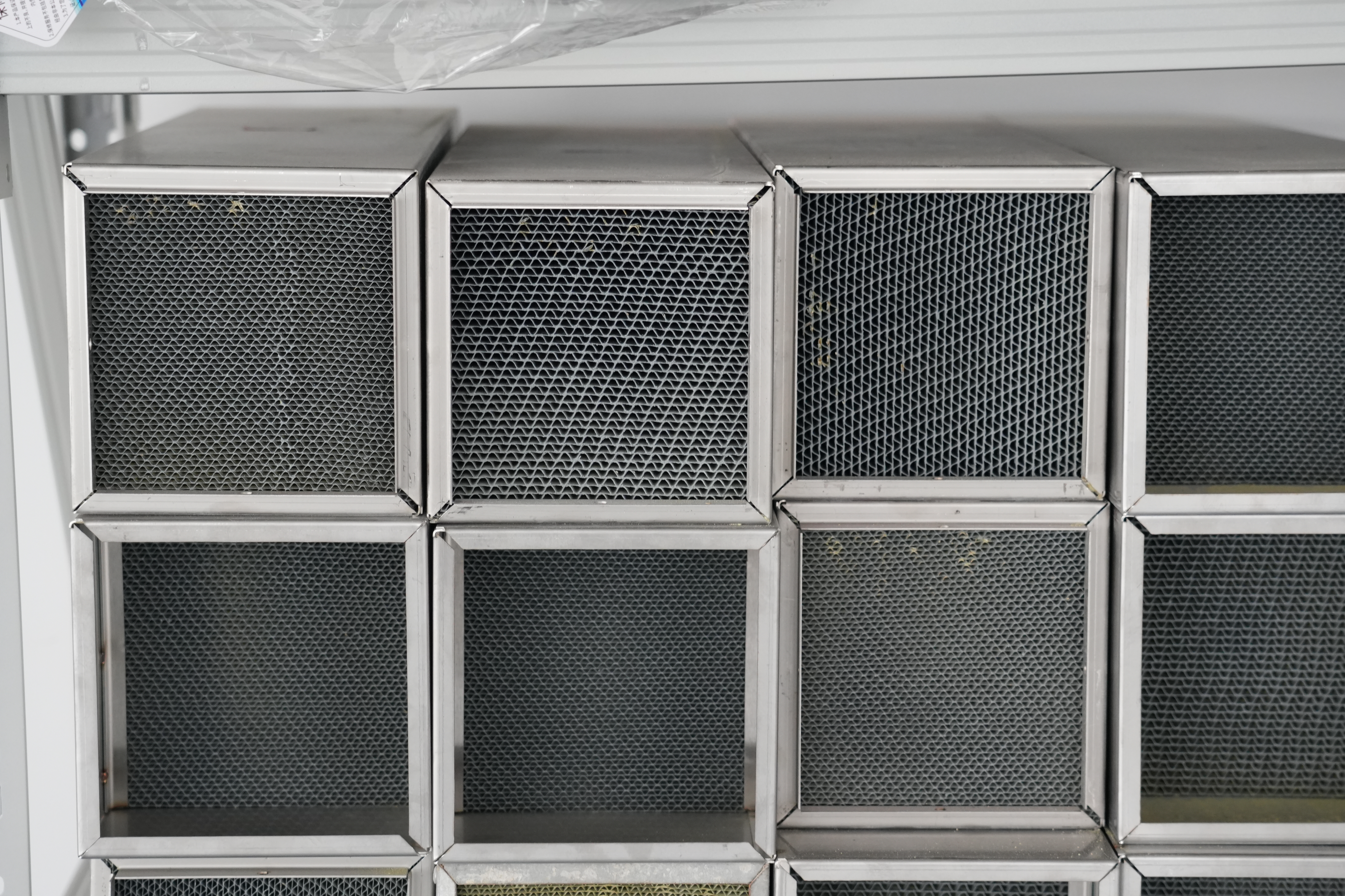 บล็อกบริษัทล่าสุดเกี่ยวกับ การปรับปรุงกระบวนการเคมีภัณฑ์ชั้นดี: ความสม่ำเสมอของตัวเร่งปฏิกิริยาการกลั่นเอทิลีนในการกำจัดสิ่งเจือปนสำหรับการผลิตก๊าซความบริสุทธิ์สูง