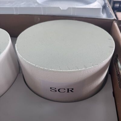 ซื้อ การขยายความร้อนต่ําและความแข็งแรงทางกลสูง โครเดอริทกลม SCR แคตาไลสเตอร์สําหรับเครื่องจักรที่ไม่ใช่ทาง 263 * 127 การผลิตออนไลน์