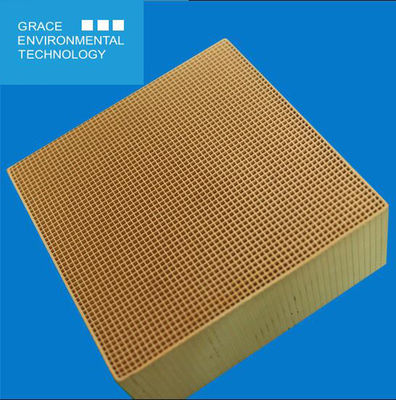 ซื้อ Tio2 SCR Denox Catalyst 300 Cpsi การทำให้บริสุทธิ์ก๊าซไอเสียในโรงงานโค้ก การผลิตออนไลน์