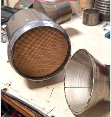 ซื้อ 300 CPI เครื่องกระตุ้นสามทาง ระบบล้างอากาศรถยนต์ ตอบกับมาตรฐานยูโร 6 การผลิตออนไลน์