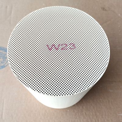 ซื้อ Three Way Catalytic Converter for IX35 with Up To 99% Efficiency and 300-800°C Temperature Range การผลิตออนไลน์